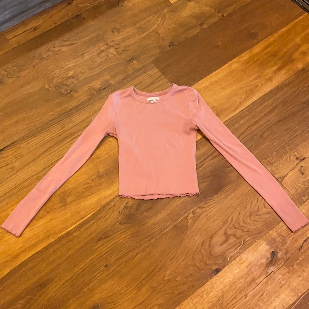 Lottie Moss, long sleeve shirt.